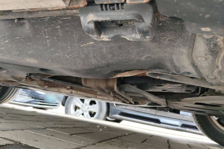 Used Mercedes-Benz M-Class 2010 ML 300 4MATIC Chassis Front Right