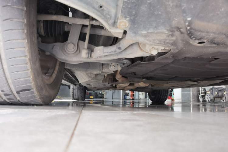 Used Mercedes-Benz M-Class 2010 ML 350 4MATIC Luxury Model Chassis Front Right