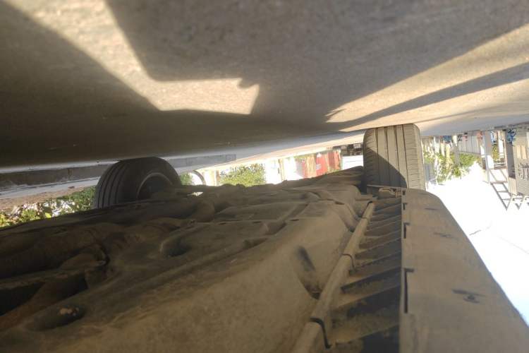 Used Mercedes-Benz M-Class 2010 ML 300 4MATIC Chassis Front Right