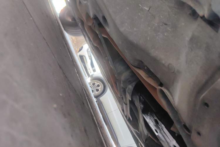 Used Mercedes-Benz M-Class 2010 ML 300 4MATIC Chassis Front Right