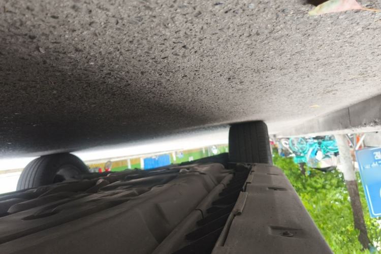 Used Mercedes-Benz M-Class 2010 ML 300 4MATIC Chassis Front Right