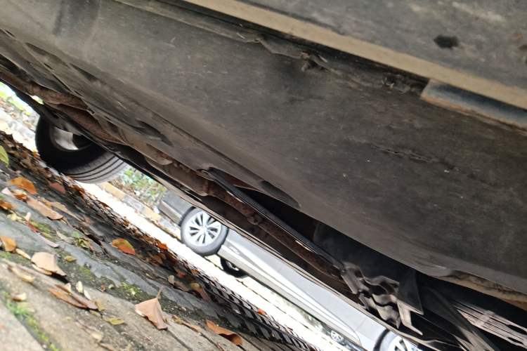 Used Mercedes-Benz M-Class 2010 ML 300 4MATIC Chassis Front Right
