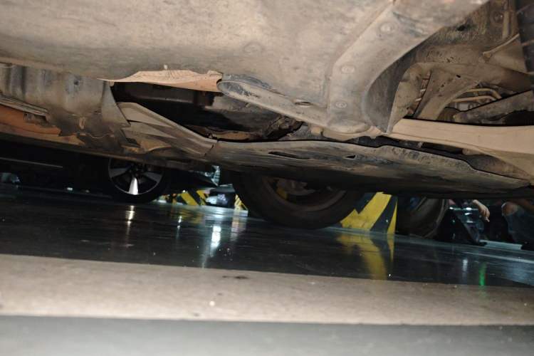 Used Mercedes-Benz M-Class 2010 ML 350 4MATIC Luxury Model Chassis Front Right