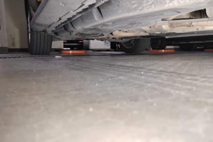 Used Mercedes-Benz M-Class 2010 ML 350 4MATIC Luxury Model Chassis Front Right
