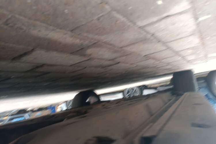 Used Mercedes-Benz M-Class 2010 ML 500 4MATIC Chassis Front Right