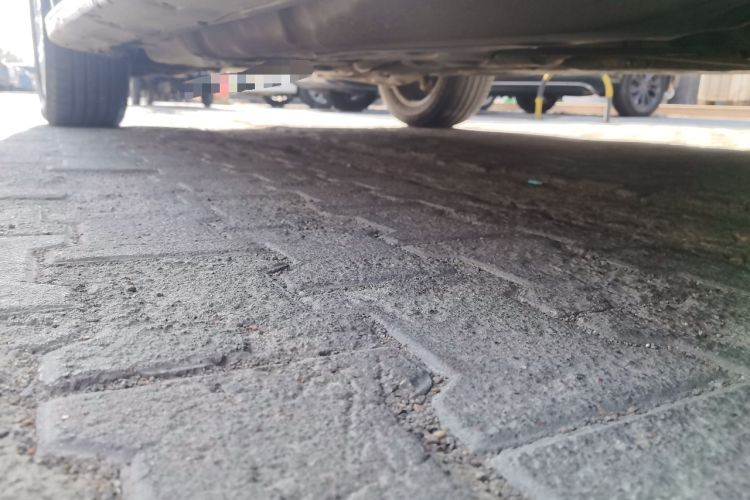 Used Mercedes-Benz M-Class 2010 ML 300 4MATIC Chassis Front Right
