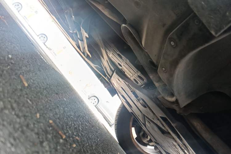 Used Mercedes-Benz M-Class 2010 ML 300 4MATIC Chassis Front Right