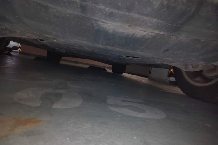 Used Mercedes-Benz M-Class 2010 ML 300 4MATIC Chassis Front