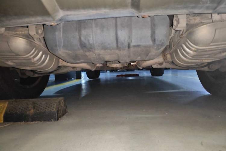 Used Mercedes-Benz M-Class 2010 ML 300 4MATIC Chassis Rear