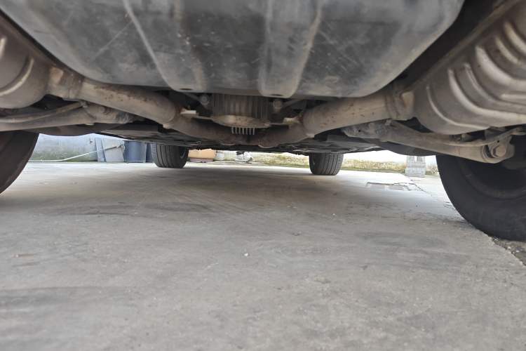 Used Mercedes-Benz M-Class 2010 ML 300 4MATIC Chassis Rear
