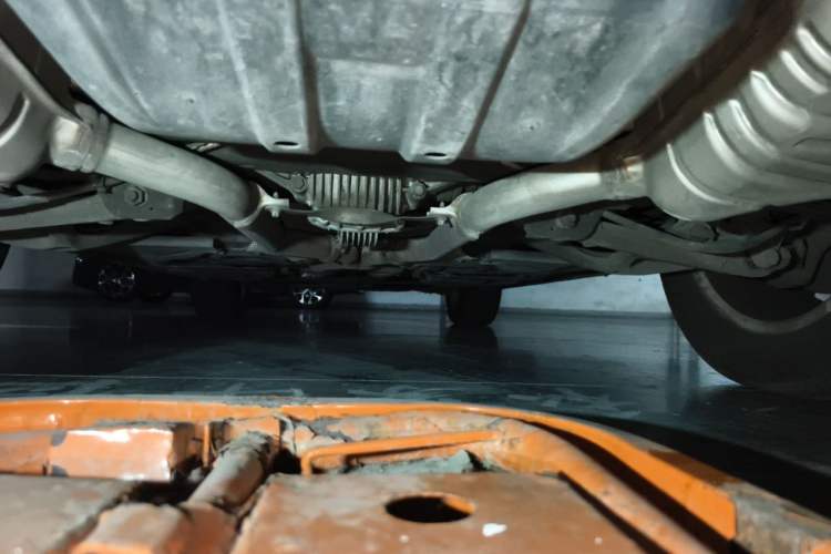 Used Mercedes-Benz M-Class 2010 ML 300 4MATIC Chassis Rear