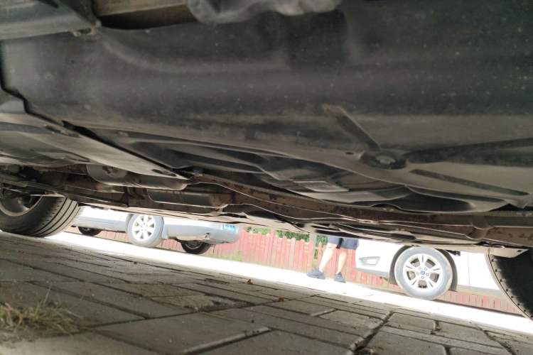 Used Mercedes-Benz M-Class 2010 ML 300 4MATIC Chassis Rear Left