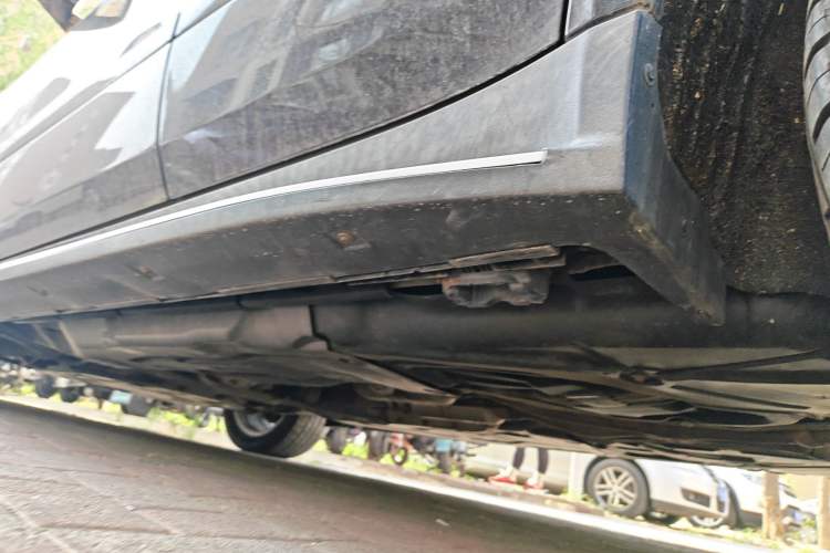 Used Mercedes-Benz M-Class 2010 ML 350 4MATIC Luxury Special Edition Chassis Rear Left