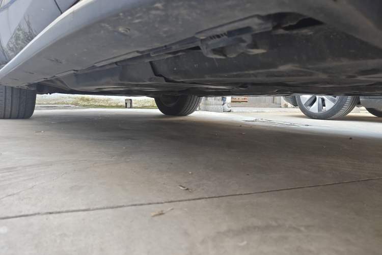 Used Mercedes-Benz M-Class 2010 ML 300 4MATIC Chassis Rear Left