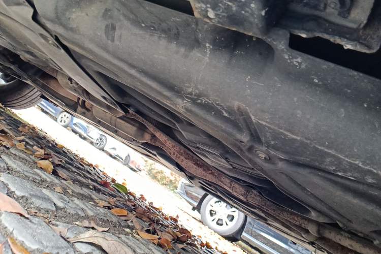 Used Mercedes-Benz M-Class 2010 ML 300 4MATIC Chassis Rear Left