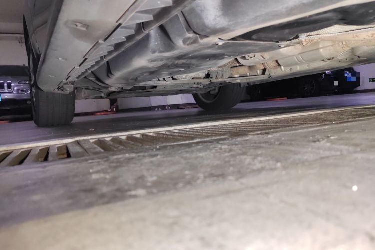 Used Mercedes-Benz M-Class 2010 ML 350 4MATIC Luxury Model Chassis Rear Left