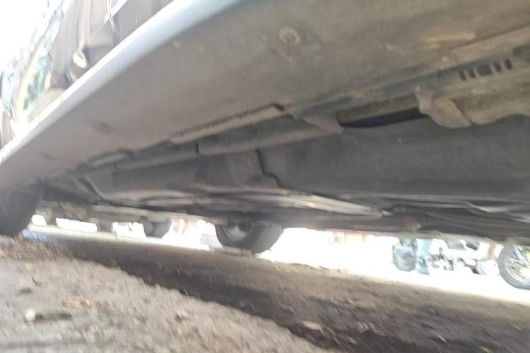 Used Mercedes-Benz M-Class 2010 ML 300 4MATIC Chassis Rear Left