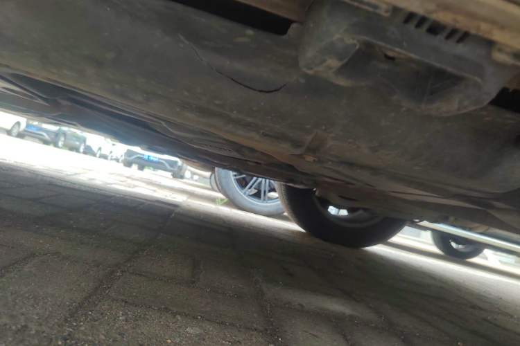 Used Mercedes-Benz M-Class 2010 ML 300 4MATIC Chassis Rear Left