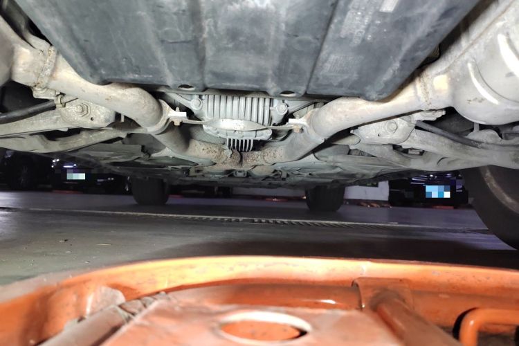 Used Mercedes-Benz M-Class 2010 ML 350 4MATIC Luxury Model Chassis Rear