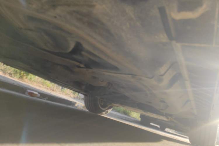 Used Mercedes-Benz M-Class 2010 ML 300 4MATIC Chassis Rear Right