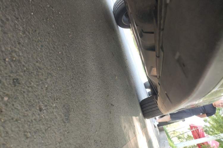 Used Mercedes-Benz M-Class 2010 ML 300 4MATIC Chassis Rear Right