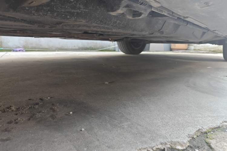 Used Mercedes-Benz M-Class 2010 ML 300 4MATIC Chassis Rear Right