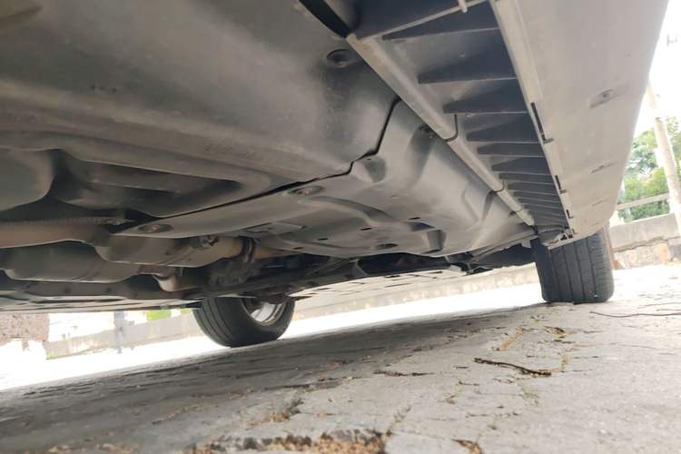 Used Mercedes-Benz M-Class 2010 ML 350 4MATIC Luxury Model Chassis Rear Right