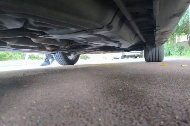 Used Mercedes-Benz M-Class 2010 ML 350 4MATIC Luxury Model Chassis Rear Right
