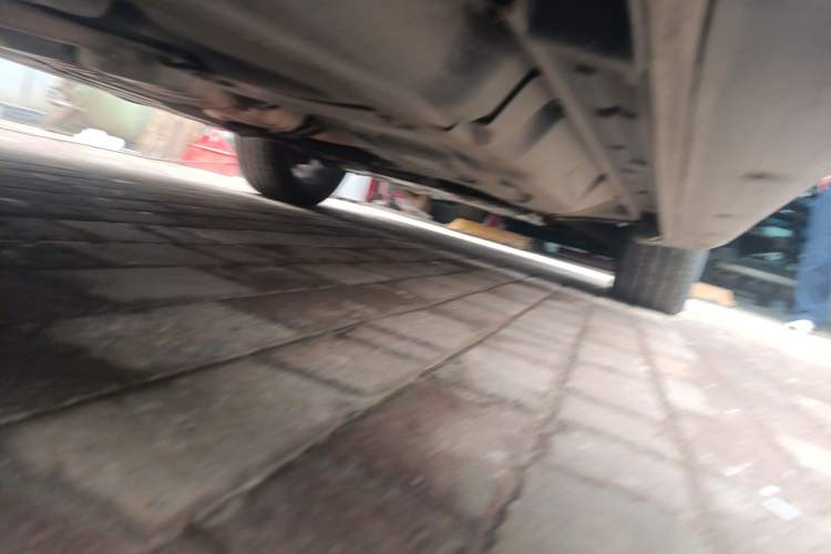 Used Mercedes-Benz M-Class 2010 ML 500 4MATIC Chassis Rear Right