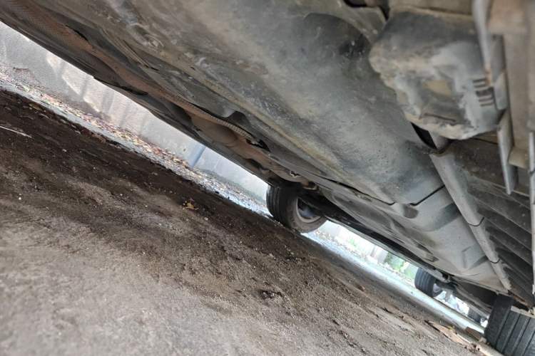 Used Mercedes-Benz M-Class 2010 ML 300 4MATIC Chassis Rear Right