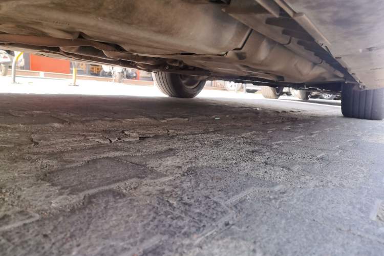 Used Mercedes-Benz M-Class 2010 ML 300 4MATIC Chassis Rear Right