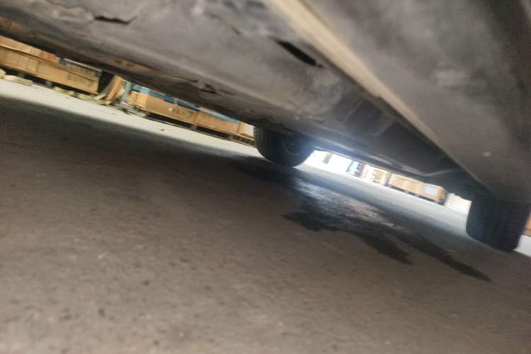 Used Mercedes-Benz M-Class 2010 ML 300 4MATIC Chassis Rear Right