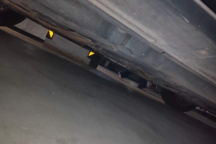 Used Mercedes-Benz M-Class 2010 ML 300 4MATIC Chassis Rear Right
