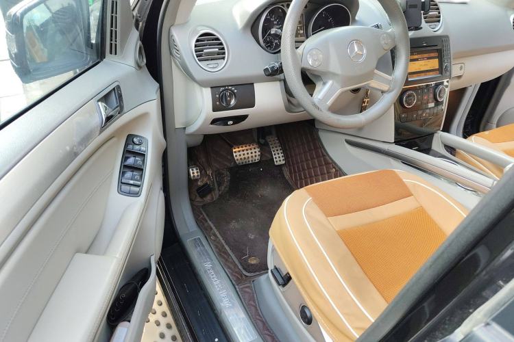 Used Mercedes-Benz M-Class 2010 ML 300 4MATIC Driver Seat