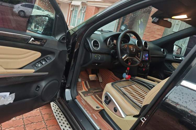 Used Mercedes-Benz M-Class 2010 ML 350 4MATIC Luxury Special Edition Driver Seat