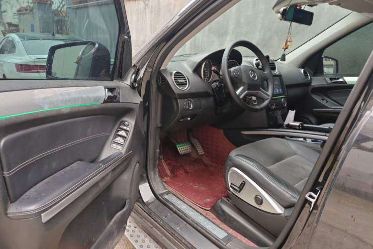 Used Mercedes-Benz M-Class 2010 ML 300 4MATIC Driver Seat