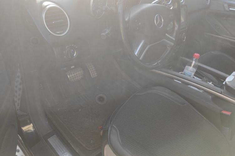 Used Mercedes-Benz M-Class 2010 ML 300 4MATIC Driver Seat