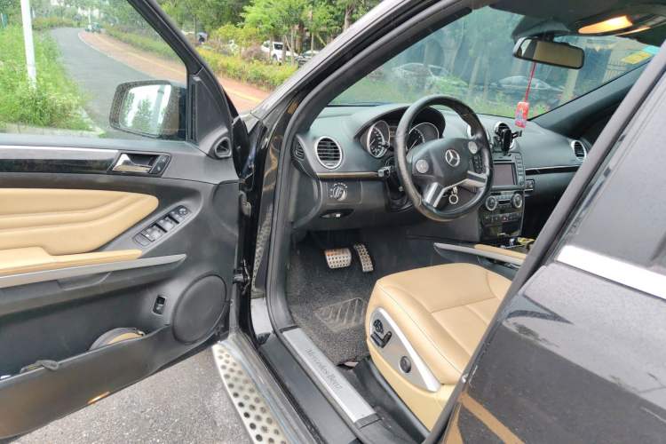 Used Mercedes-Benz M-Class 2010 ML 350 4MATIC Luxury Model Driver Seat