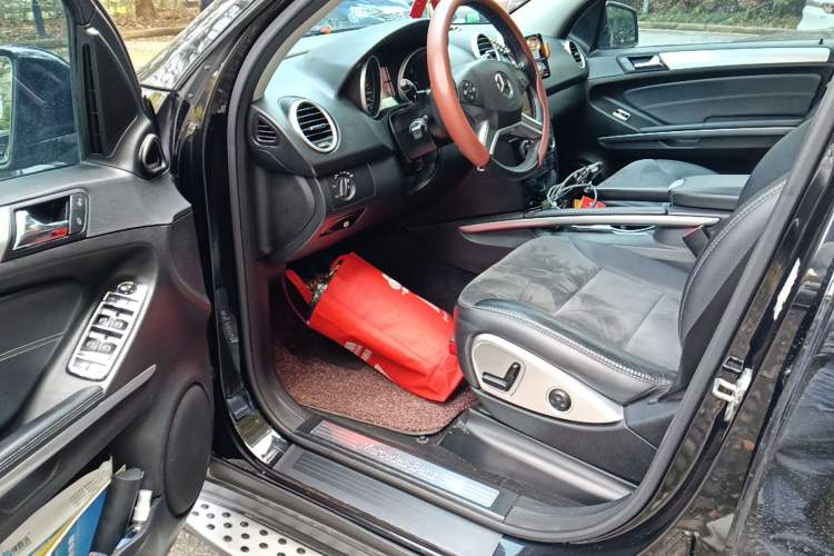 Used Mercedes-Benz M-Class 2010 ML 300 4MATIC Driver Seat