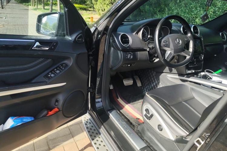 Used Mercedes-Benz M-Class 2010 ML 350 4MATIC Luxury Special Edition Driver Seat