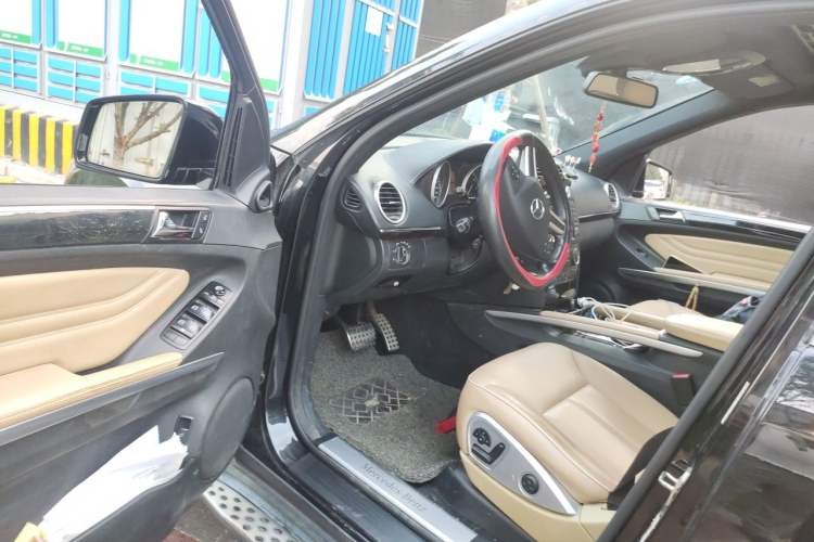 Used Mercedes-Benz M-Class 2010 ML 350 4MATIC Luxury Special Edition Driver Seat