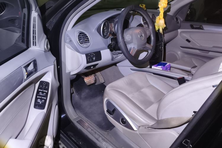 Used Mercedes-Benz M-Class 2010 ML 300 4MATIC Driver Seat