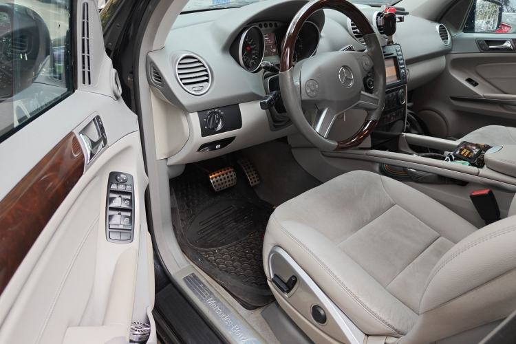 Used Mercedes-Benz M-Class 2010 ML 300 4MATIC Driver Seat