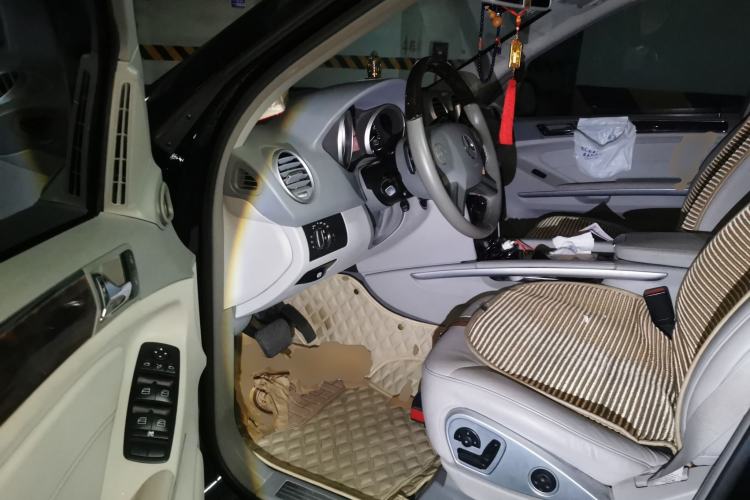 Used Mercedes-Benz M-Class 2010 ML 350 4MATIC Luxury Model Driver Seat