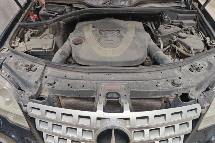 Used Mercedes-Benz M-Class 2010 ML 300 4MATIC Engine Bay