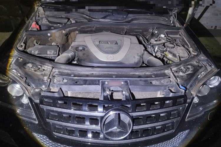 Used Mercedes-Benz M-Class 2010 ML 350 4MATIC Luxury Model Engine Bay