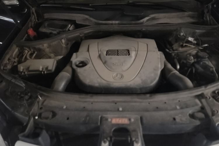 Used Mercedes-Benz M-Class 2010 ML 350 4MATIC Luxury Model Engine Bay