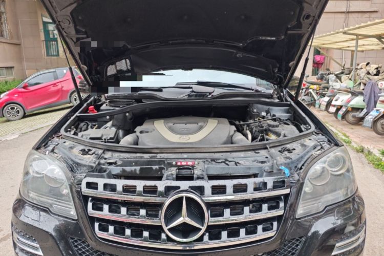 Used Mercedes-Benz M-Class 2010 ML 350 4MATIC Luxury Special Edition Engine Bay