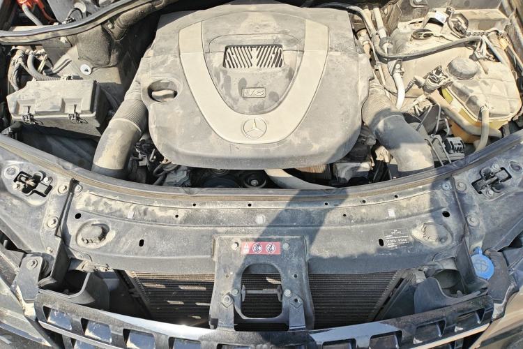 Used Mercedes-Benz M-Class 2010 ML 350 4MATIC Luxury Special Edition Engine Bay