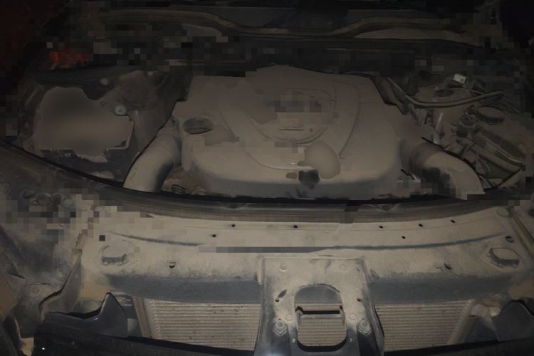 Used Mercedes-Benz M-Class 2010 ML 350 4MATIC Luxury Model Engine Bay